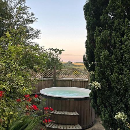 Gorgeous Country Cottage On Outskirts Of Bath With Wood Fired Hot Tub Midford Exterior photo
