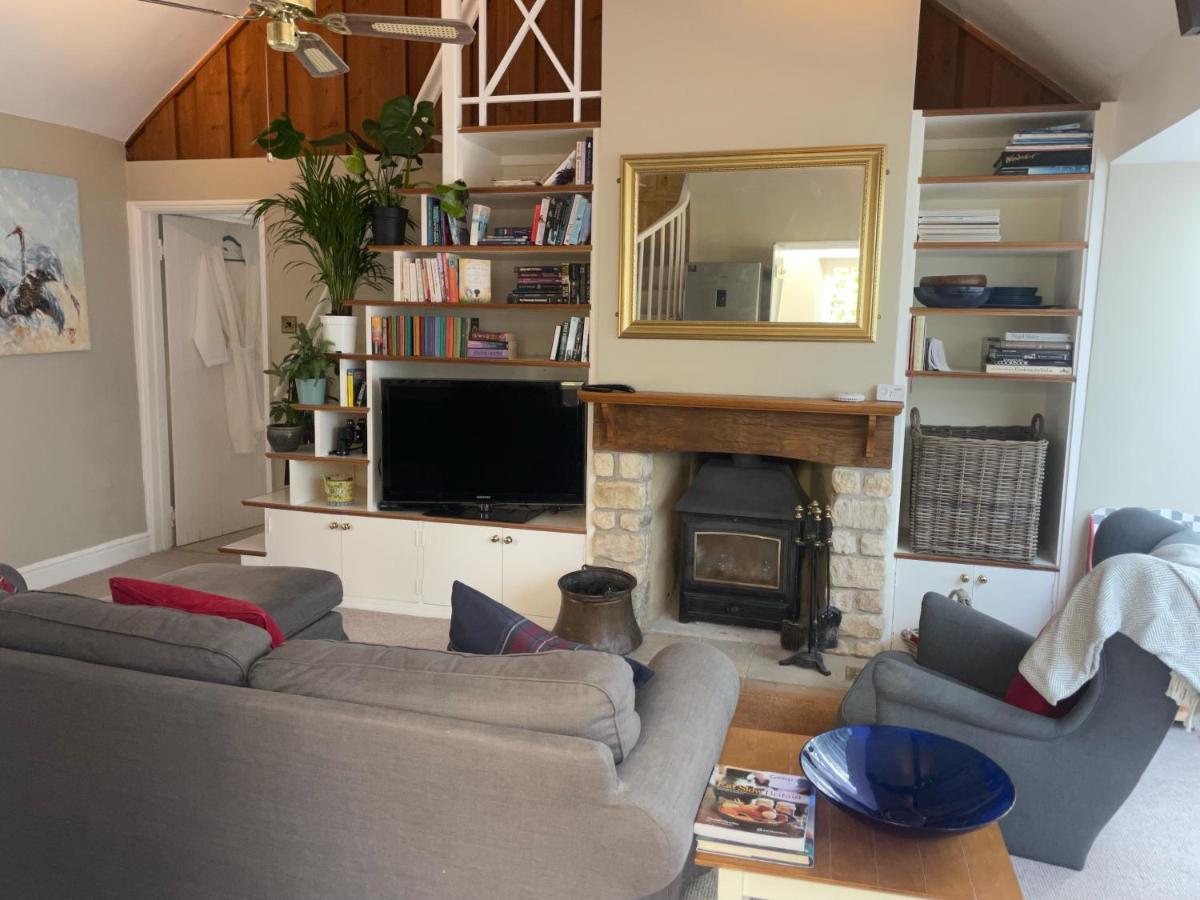 Gorgeous Country Cottage On Outskirts Of Bath With Wood Fired Hot Tub Midford Exterior photo