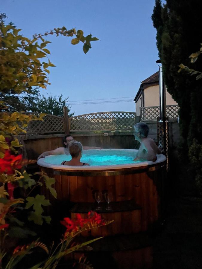 Gorgeous Country Cottage On Outskirts Of Bath With Wood Fired Hot Tub Midford Exterior photo