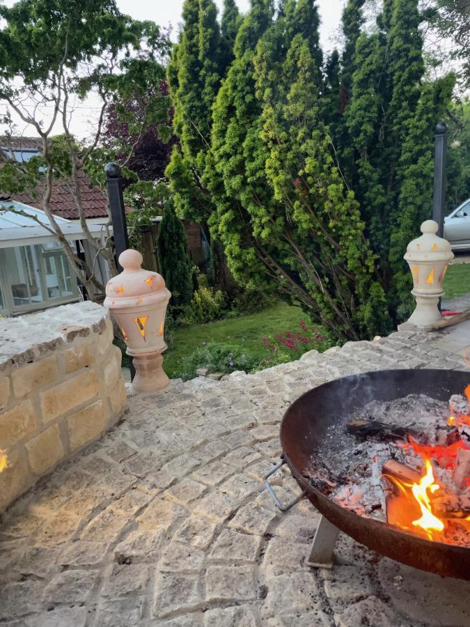 Gorgeous Country Cottage On Outskirts Of Bath With Wood Fired Hot Tub Midford Exterior photo